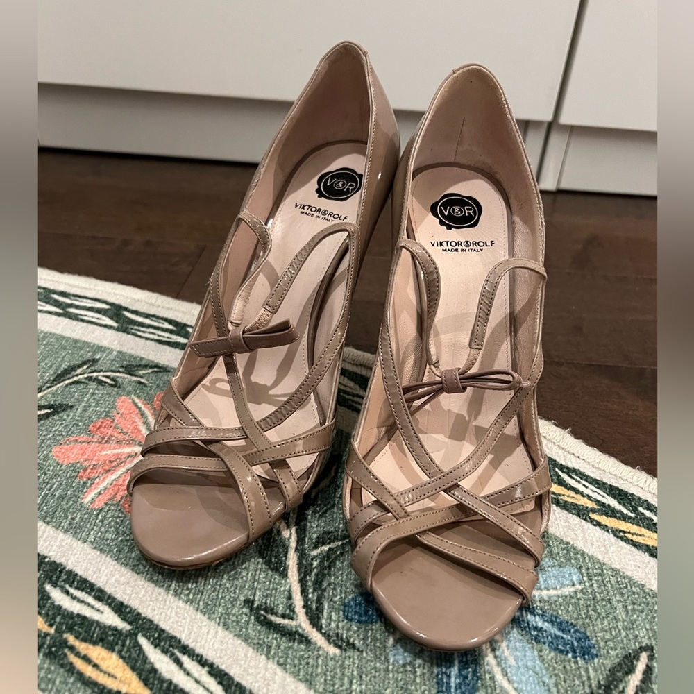 Viktor & Rolf strappy bow pumps